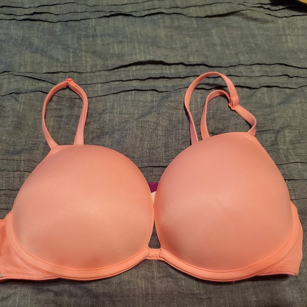 Pink vs bra